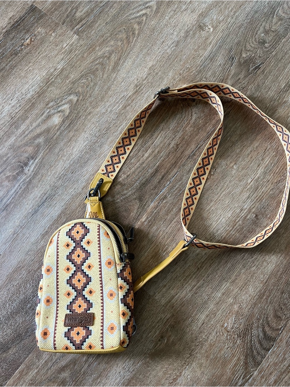 Wrangler Yellow Geometric Crossbody Bag with Patterned Strap